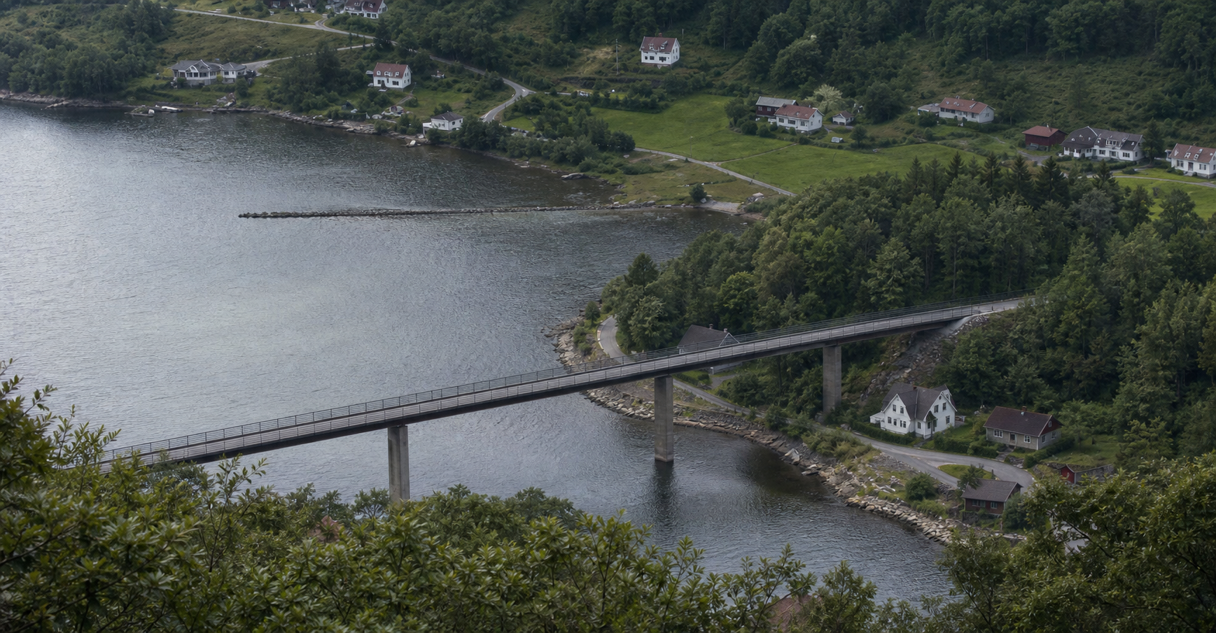 Illustrasjon av en ny gangbro i den tidligere brotraseen over Fedaelva
